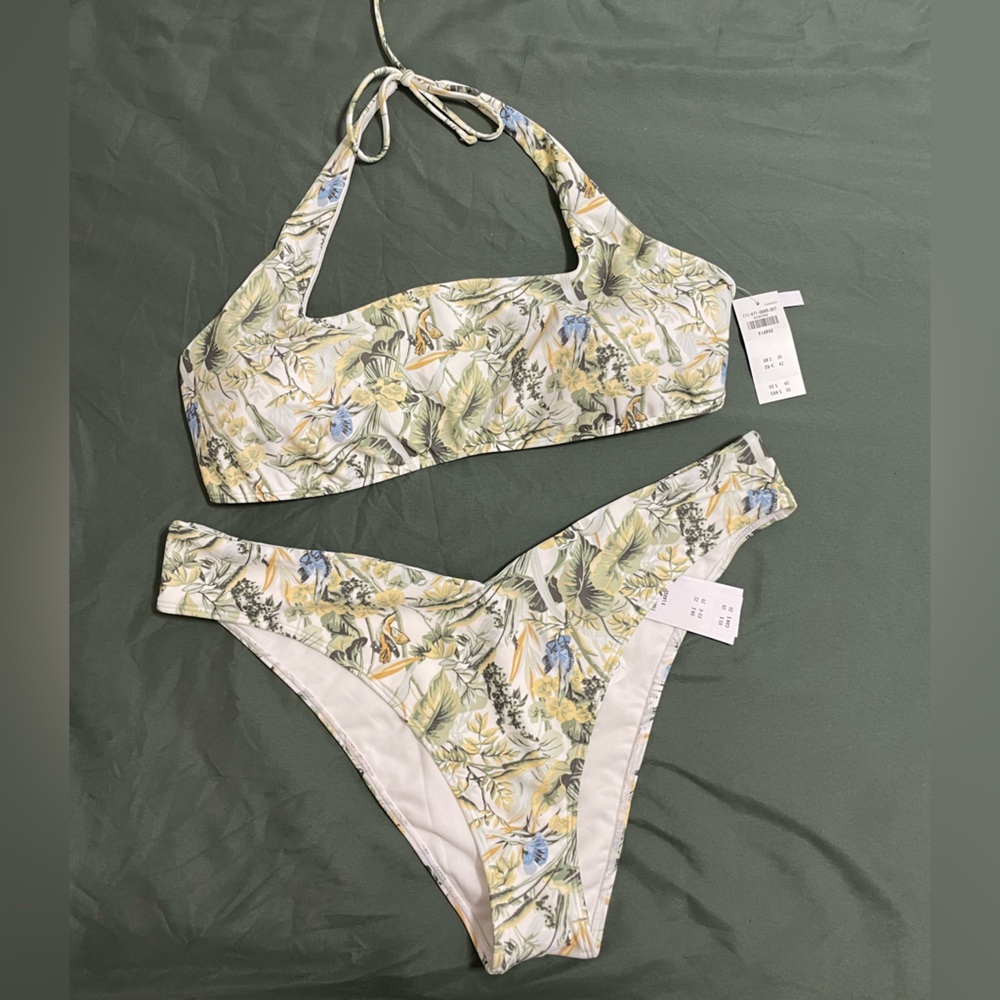 Abercrombie& Fitch swim set